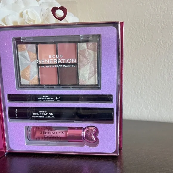BCBG Generation 6 piece eye and face palette - Picture 2 of 4